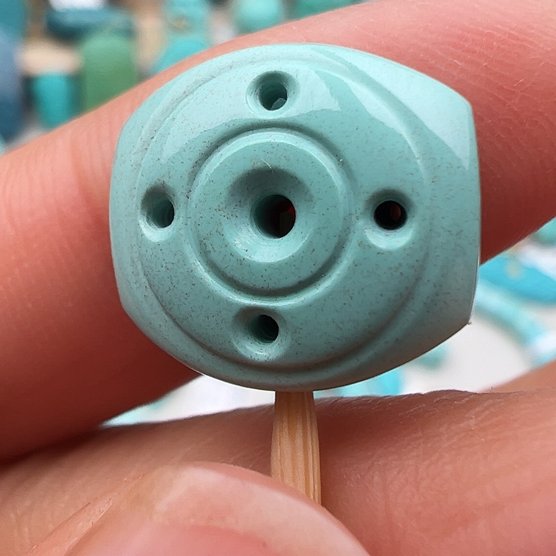 绿松石配饰未镶嵌