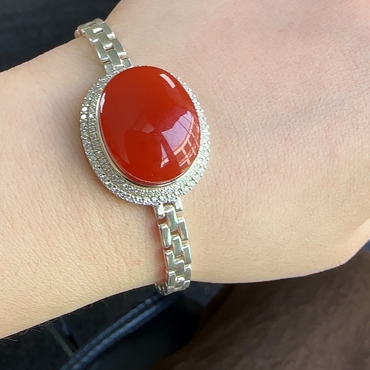 南红玛瑙未镶嵌颈饰