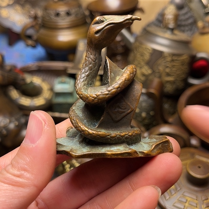 精美铜器批发档口