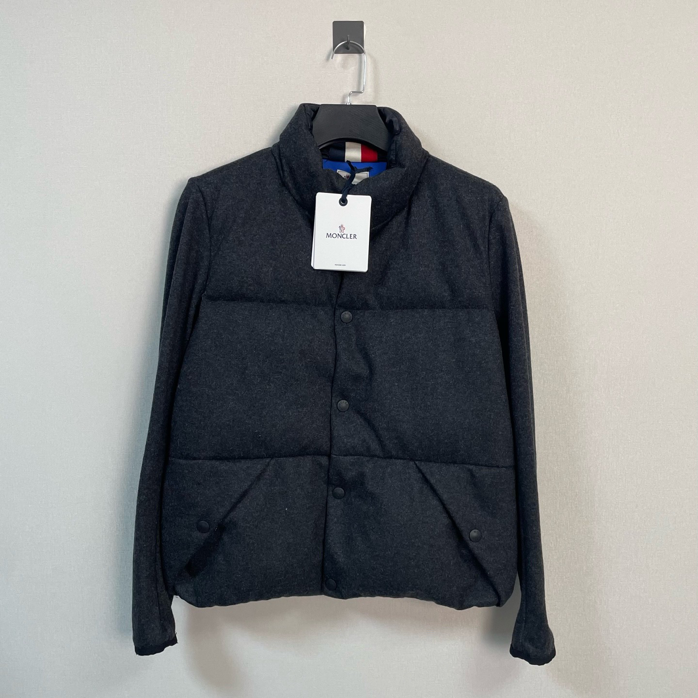 未使用 MONCLER 盟可睐袖标羽绒夹克/L码/带吊/价11900