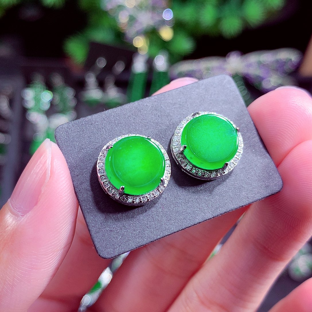 颈饰未镶嵌翡翠天然