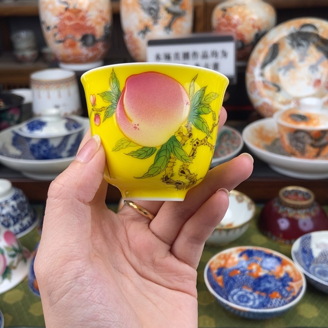 陶瓷的设计师是一个人的