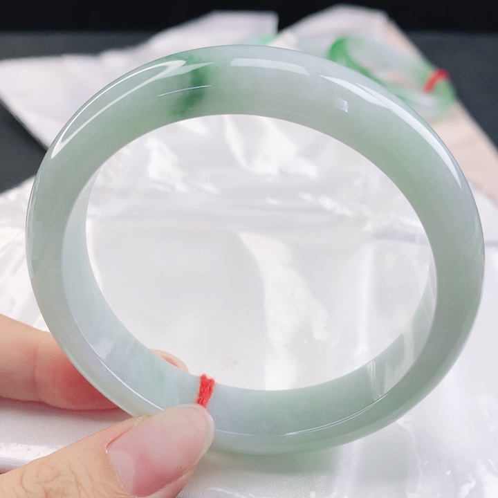 翡翠未镶嵌手镯缅甸61.2飘花正圈