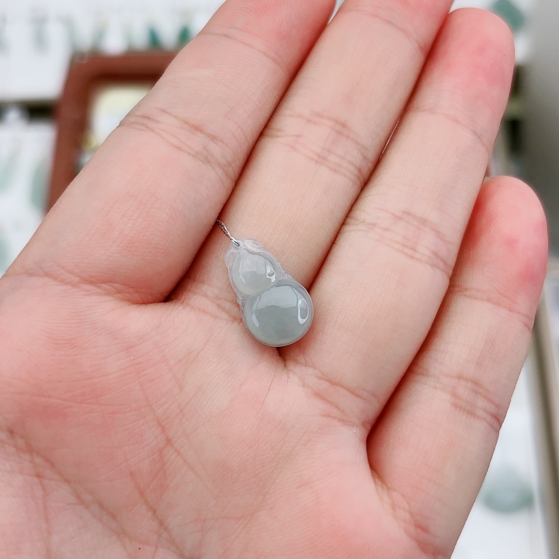 翡翠颈饰未镶嵌葫芦