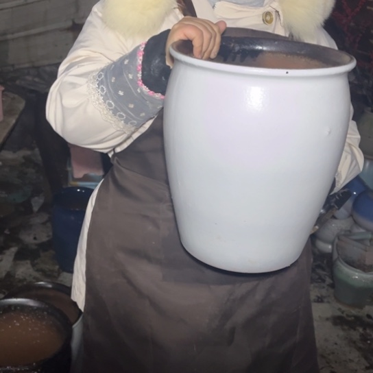 红陶口25高30瑕疵