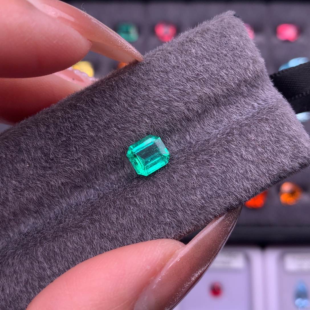 祖母绿裸石未镶嵌1.14ct哥伦比亚木佐