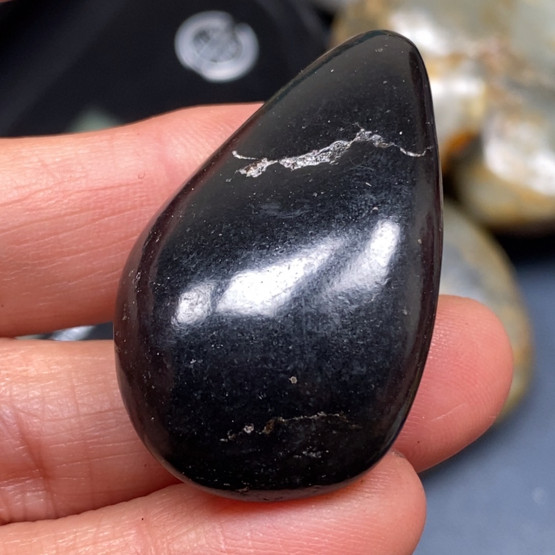 和田玉挂件足铂镶嵌