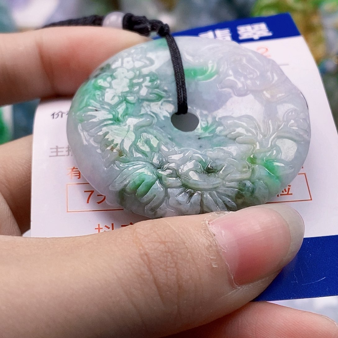 吊坠(不含链)未镶嵌翡翠