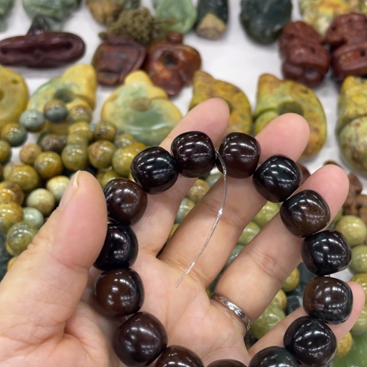 未镶嵌岫岩河磨玉（透闪石质玉）珠宝奇石