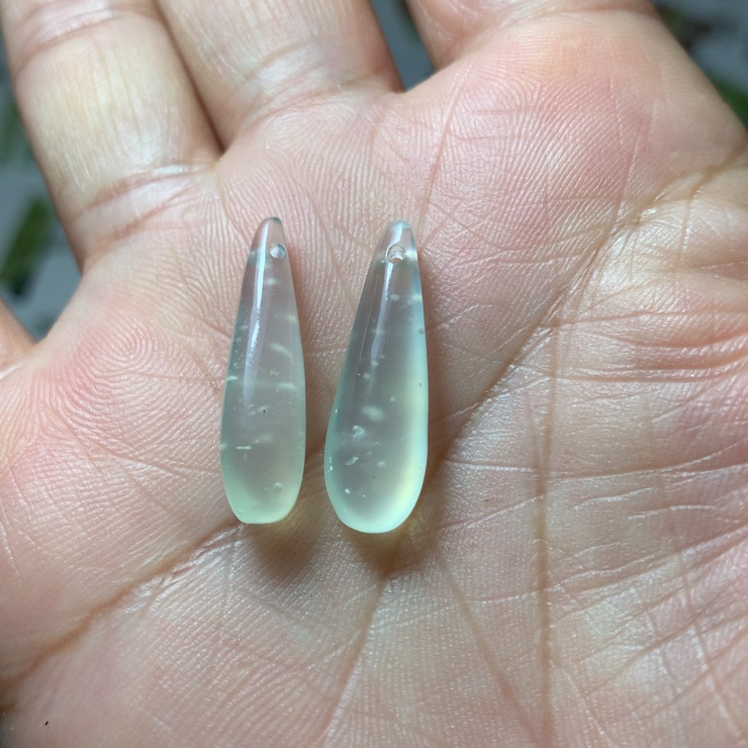 蛇纹石玉耳环未镶嵌