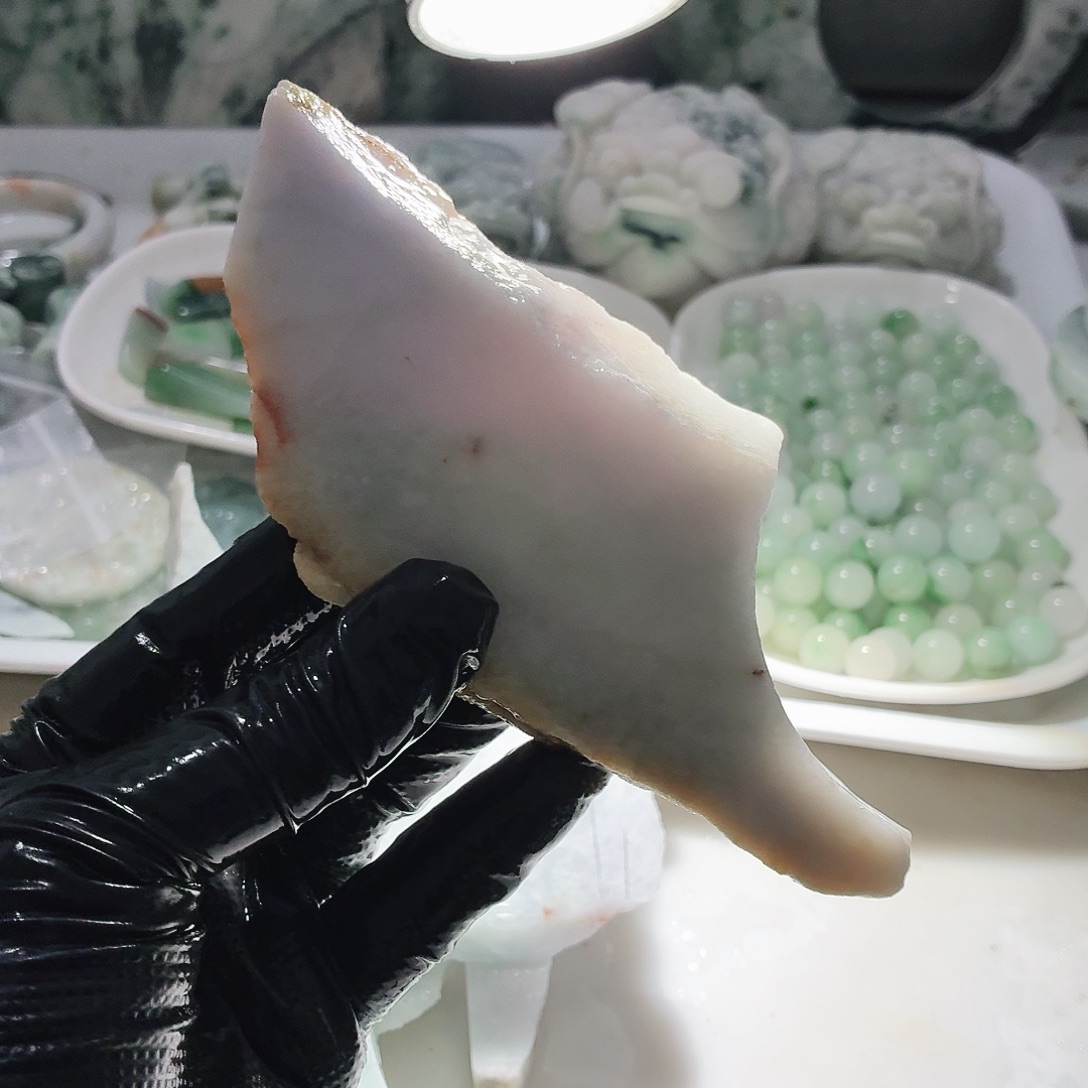 翡翠未镶嵌颈饰边角料