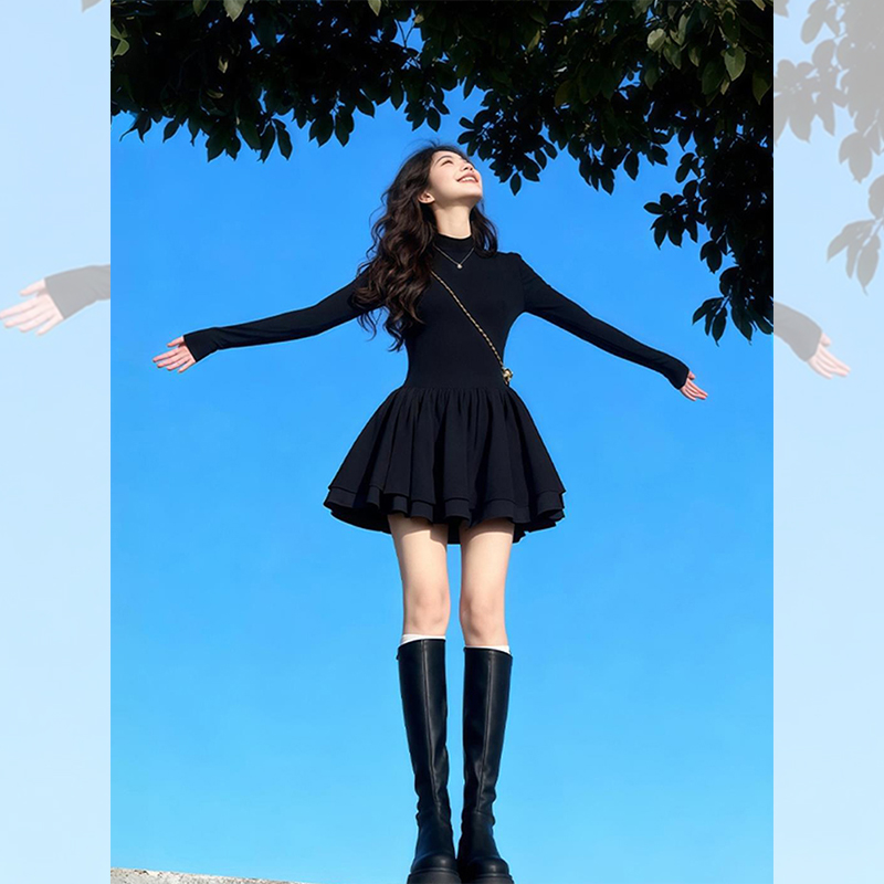 漂亮出游衣服黑色收腰蛋糕裙短裙女装秋冬季高贵气质内搭连衣裙子