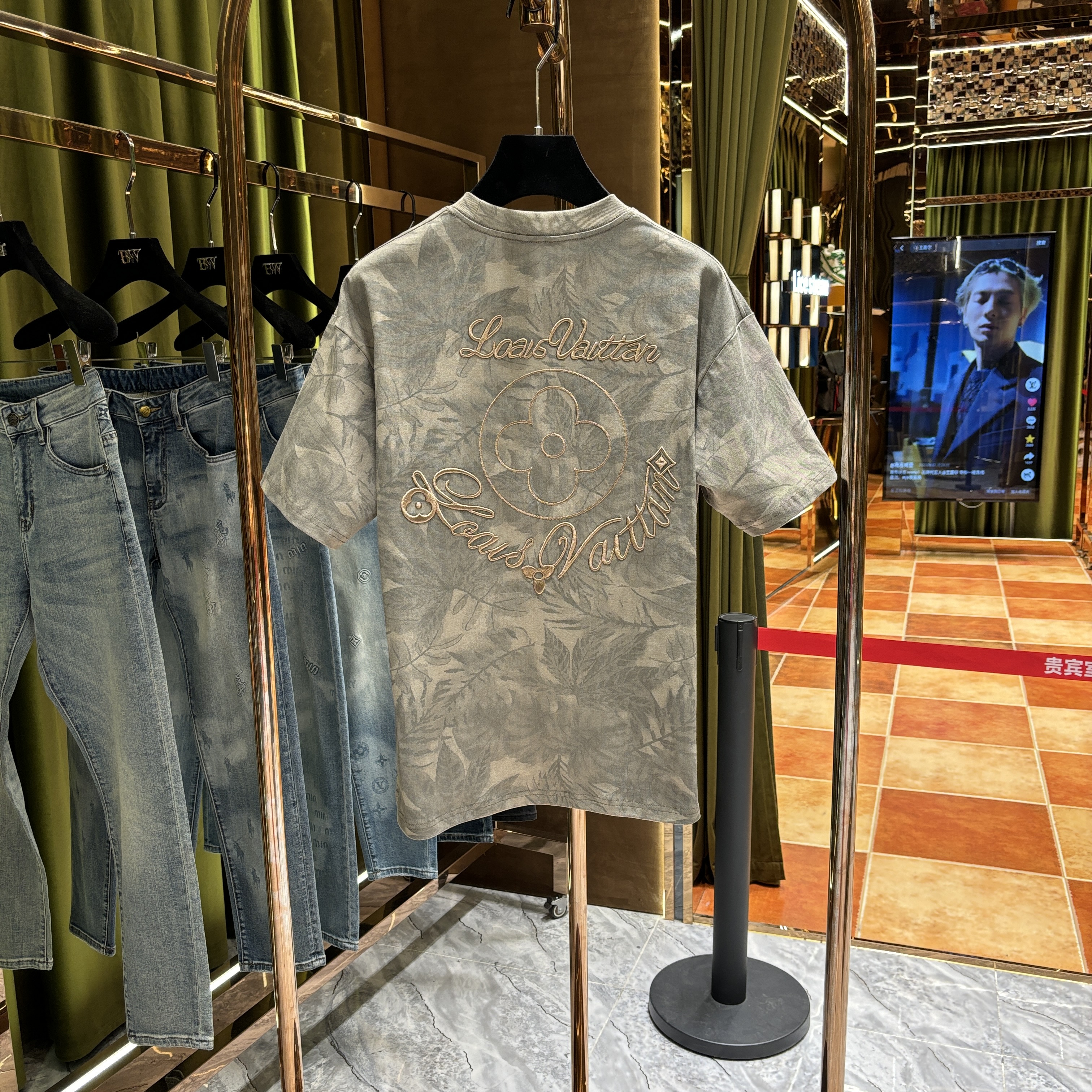 PG【大师兄推荐】2025夏季新品高级感时尚百搭刺绣短袖25208