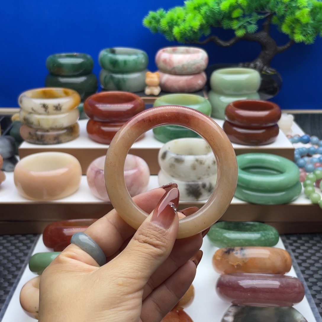 石英质玉未镶嵌手镯