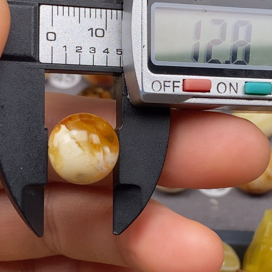 蜜蜡珠宝奇石未镶嵌