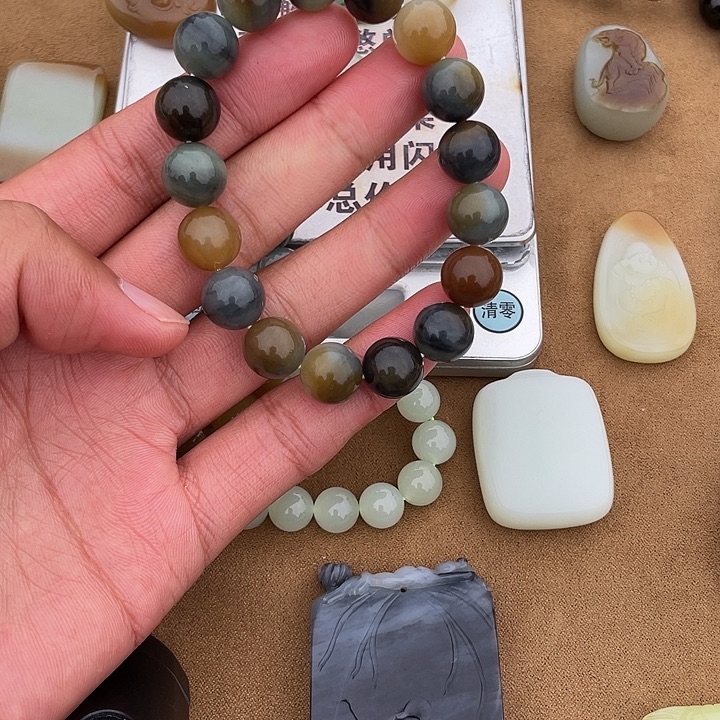 西***方和田玉未镶嵌手链