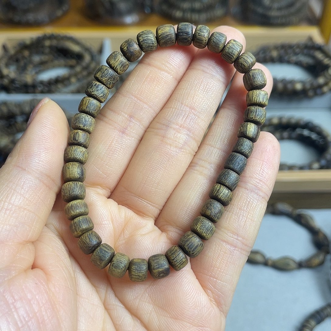 沉香沉香碎屑棋楠沉香老料树心油桶珠沉水级花香蜜香