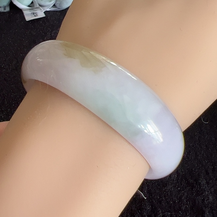 翡翠未镶嵌手镯编号49448圈口56贵妃