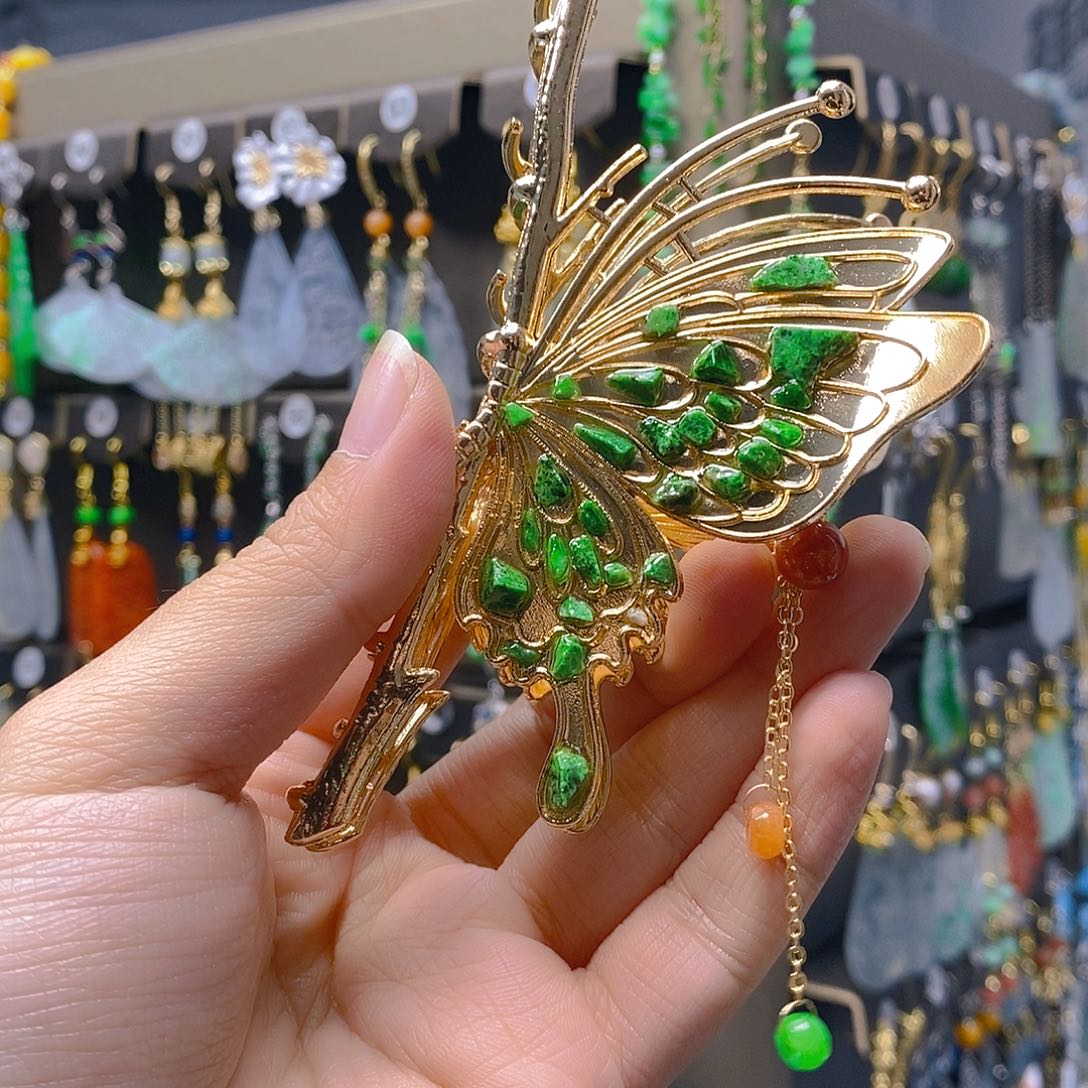 未镶嵌翡翠耳饰翡翠