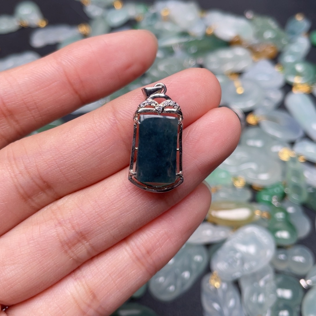 翡翠颈饰银S925镶嵌翡翠