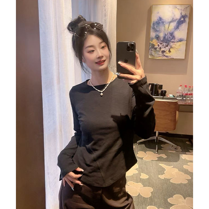 时尚新款修身百搭短款INS风显瘦长袖简约风百搭圆领内搭T恤小衫
