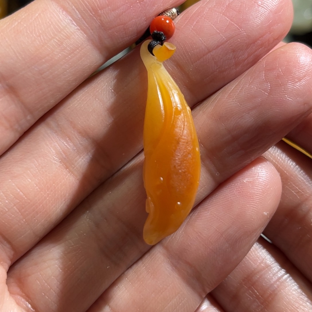 和田玉颈饰未镶嵌玉兰花