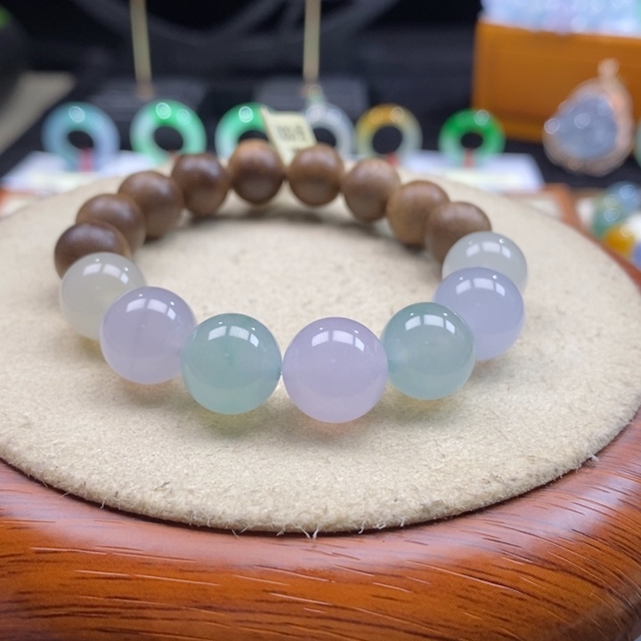 沉香木手串翡翠马卡龙手串