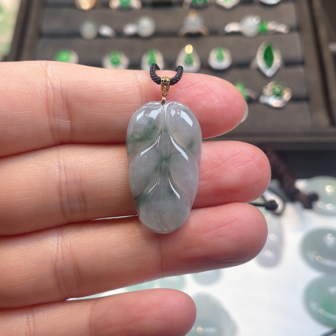 翡翠吊坠(不含链)未镶嵌飘花叶子
