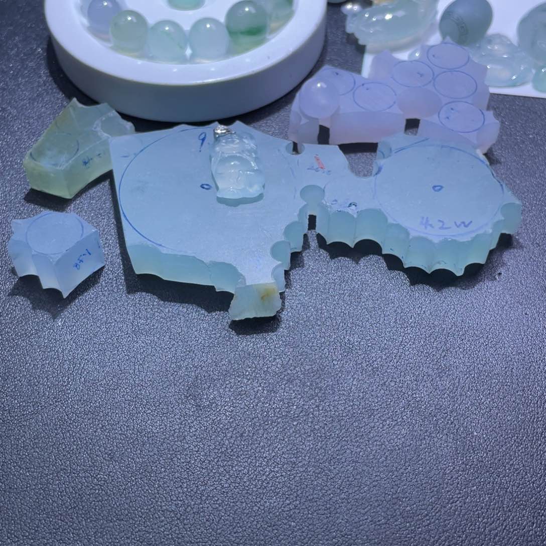 定制翡翠未镶嵌自**鸦翡翠