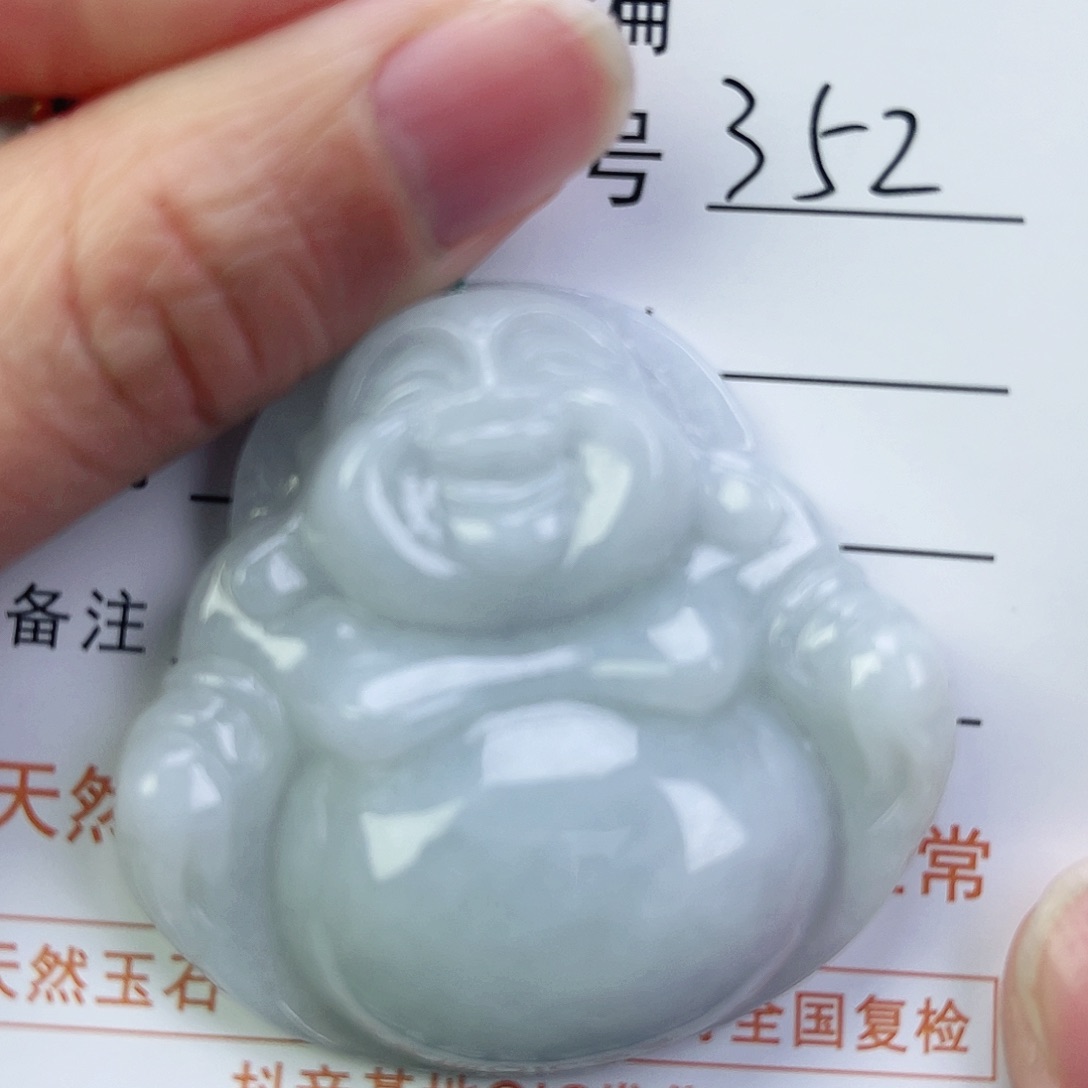 翡翠颈饰未镶嵌佛公微瑕