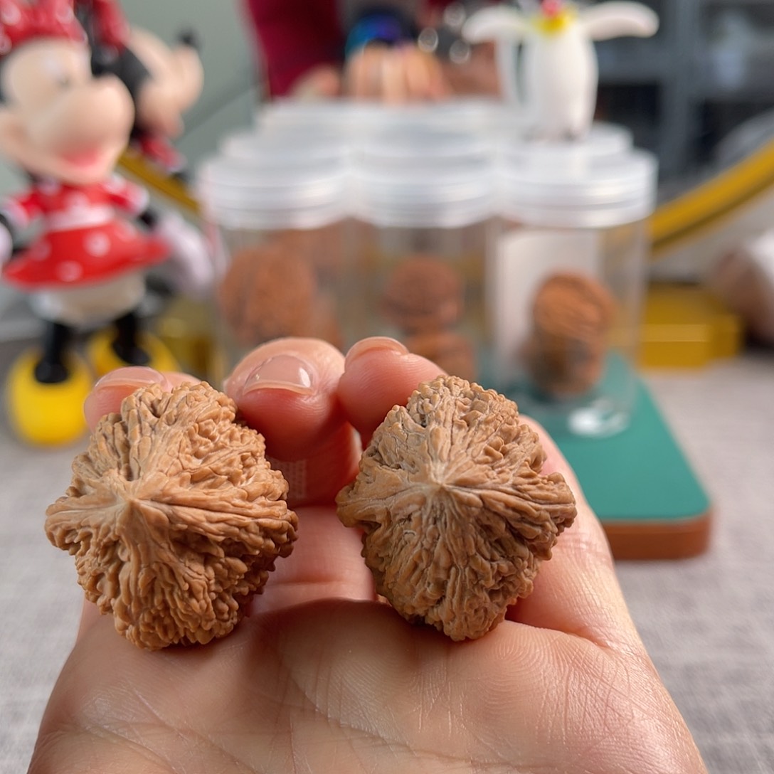 文玩核桃吊坠达*西30塔尖