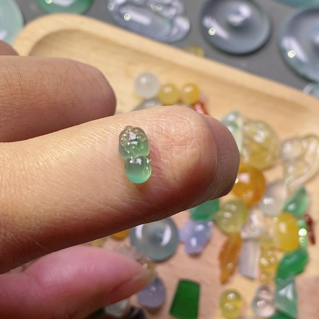 翡翠颈饰未镶嵌楚*翡翠