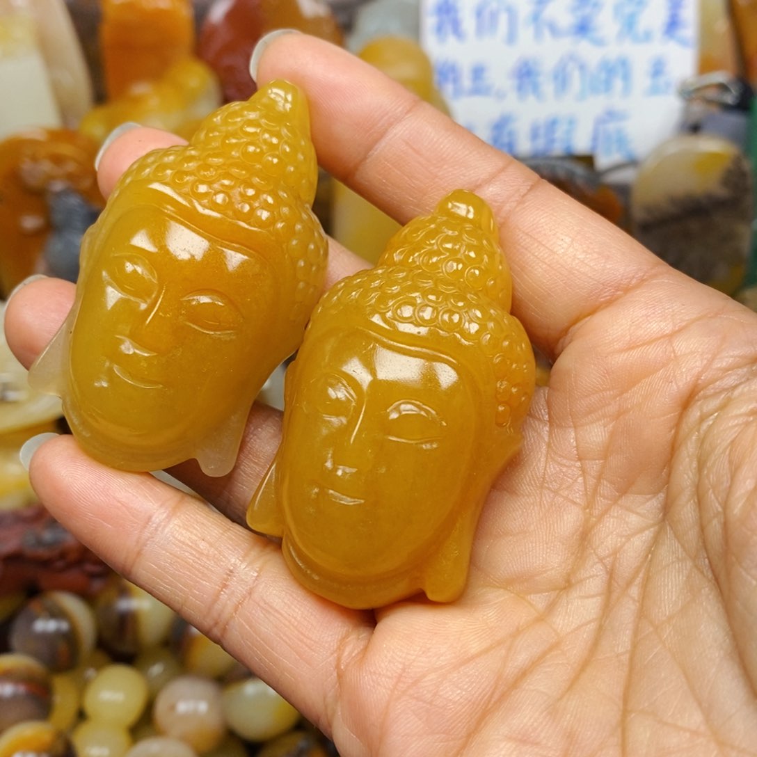 石英质玉（黄龙玉）颈饰未镶嵌