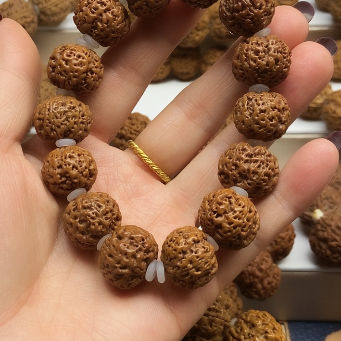 金刚菩提吊坠蜂王梅花