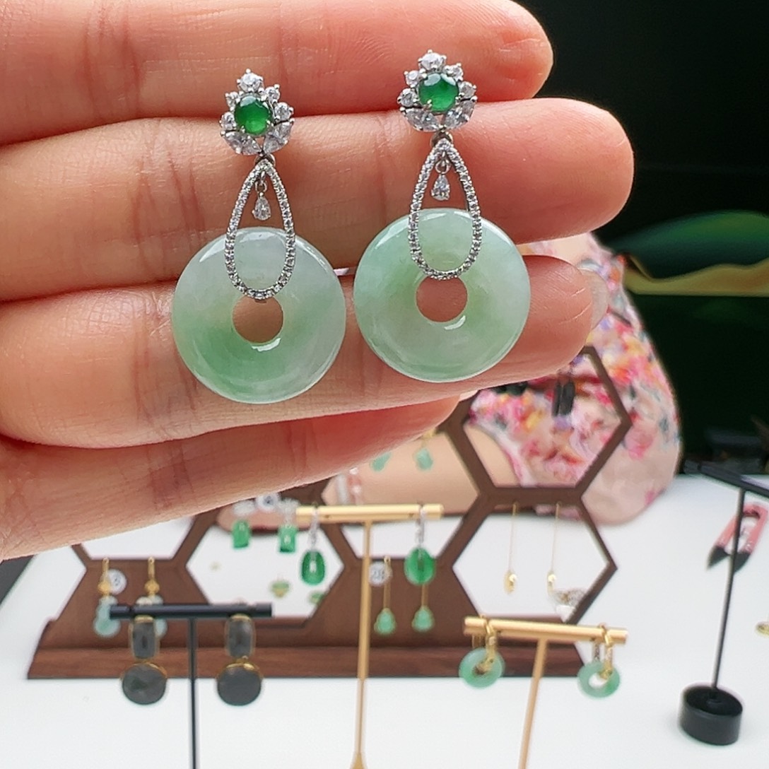 翡翠耳饰18K金镶嵌天然翡翠耳饰18k金镶嵌