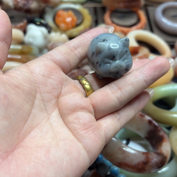 石英岩玉合金颈饰