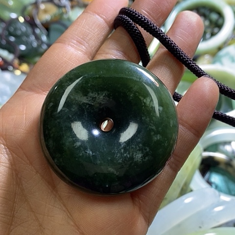 岫玉颈饰未镶嵌挂件