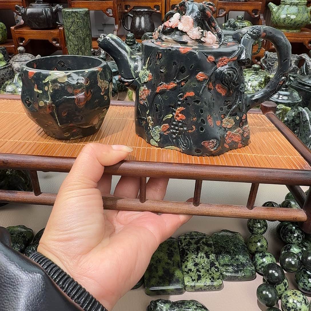 伴***狼蛇纹石玉未镶嵌藏玉药王石茶壶