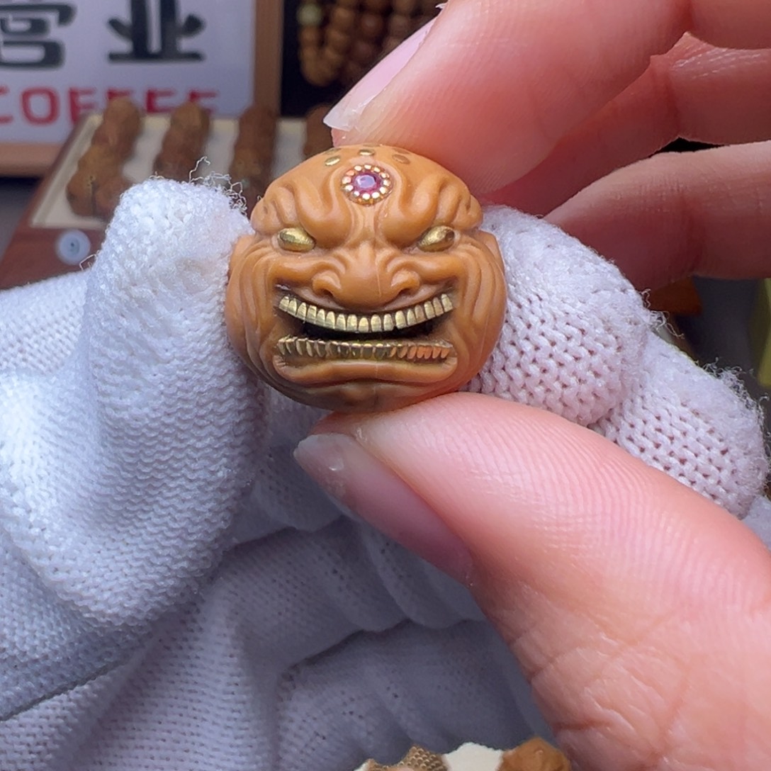 把件猴头核桃镶嵌款大牙恶僧全品有正常封口线