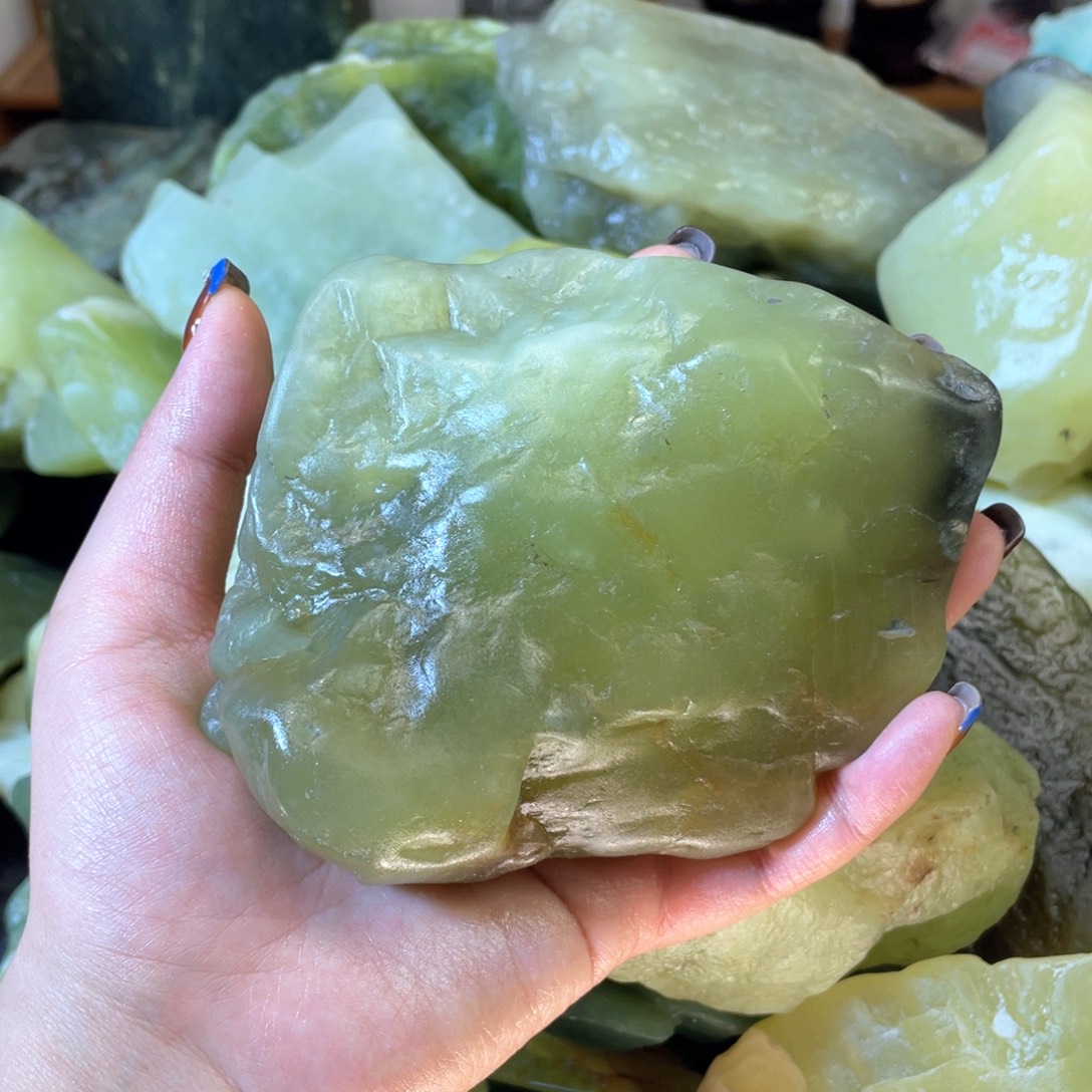 蛇纹石玉未镶嵌中国四大名玉简易