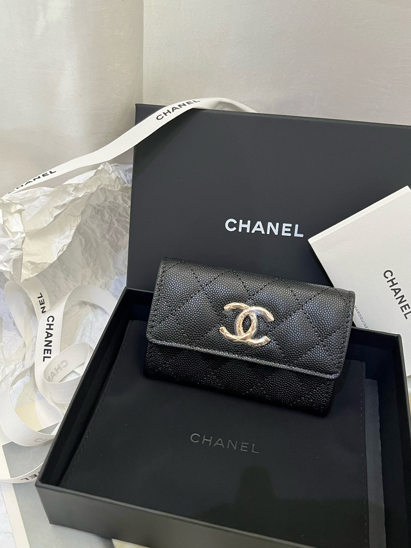 全新未使用 Chanel/香奈儿  chanel24s黑金浮雕卡包