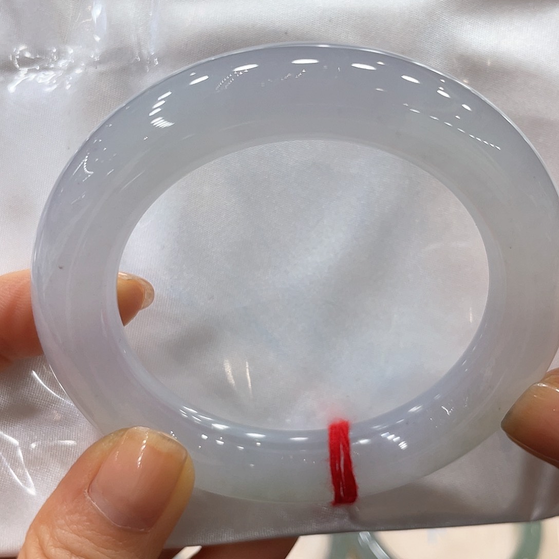 翡翠手镯未镶嵌翡翠手镯