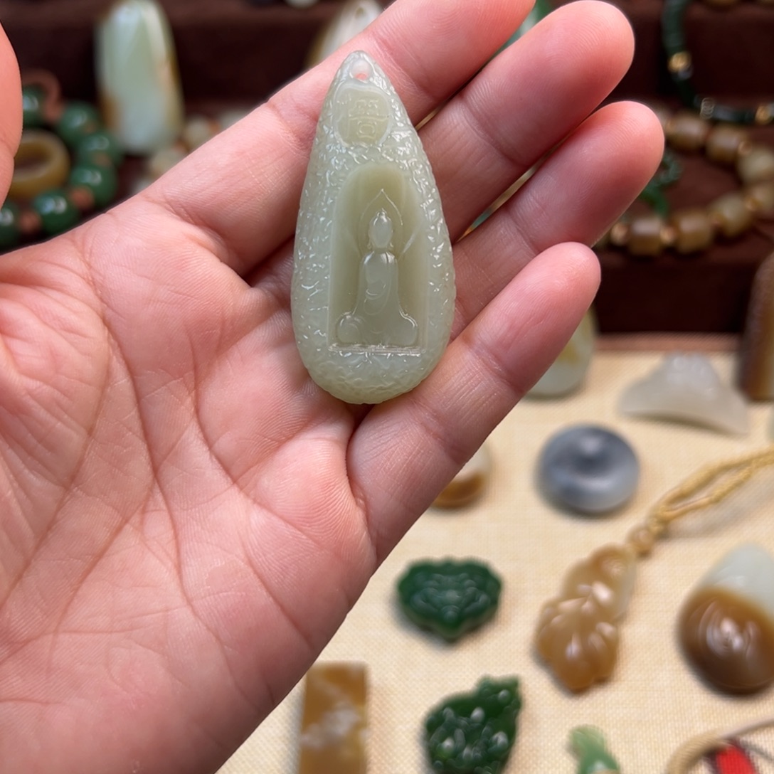 和田玉未镶嵌颈饰