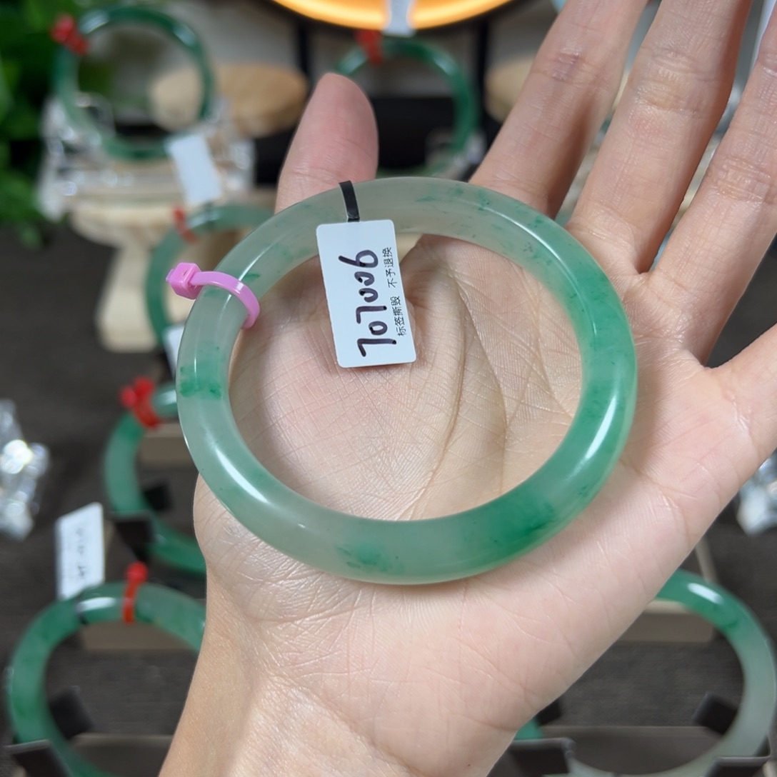 石英质玉手镯未镶嵌55+