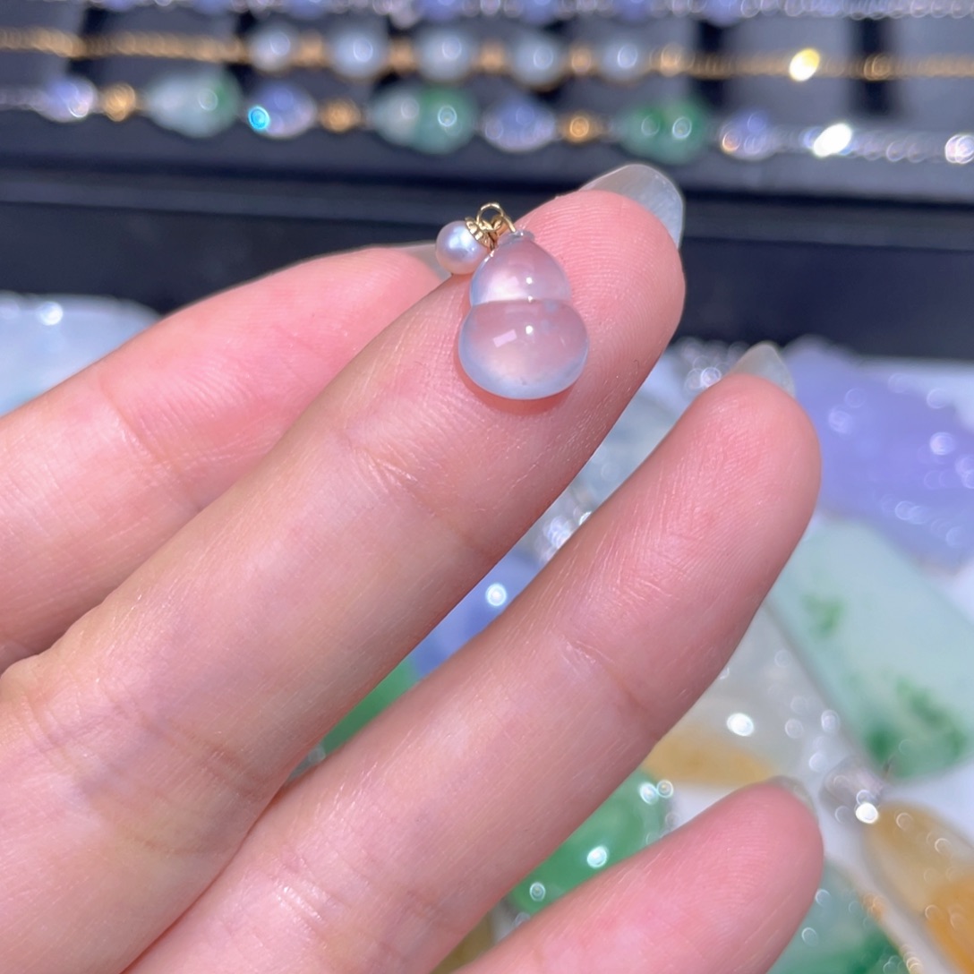 颈饰18K金镶嵌翡翠翡翠