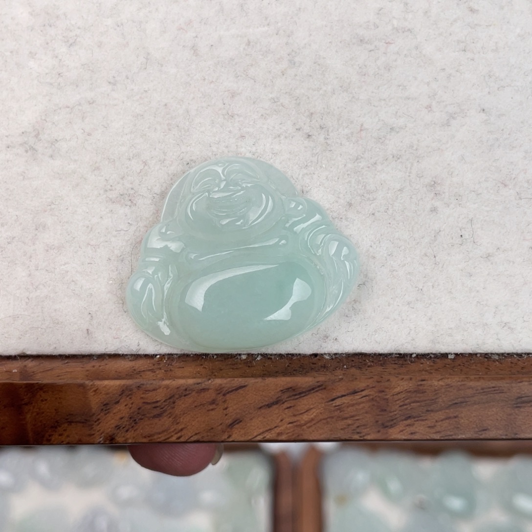 翡翠未镶嵌颈饰佛公