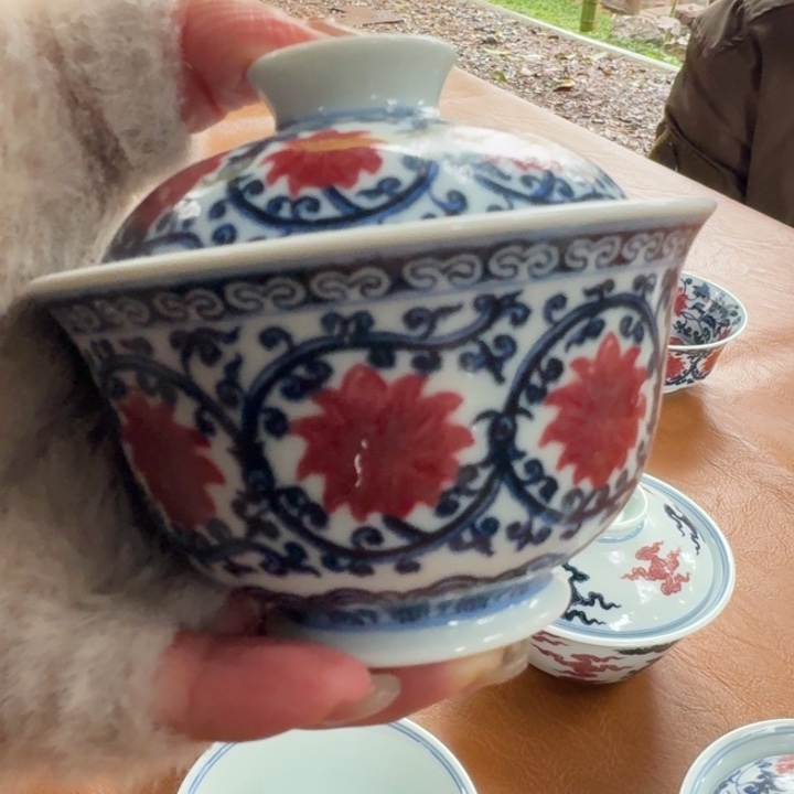 景德镇陶瓷釉里红盖碗