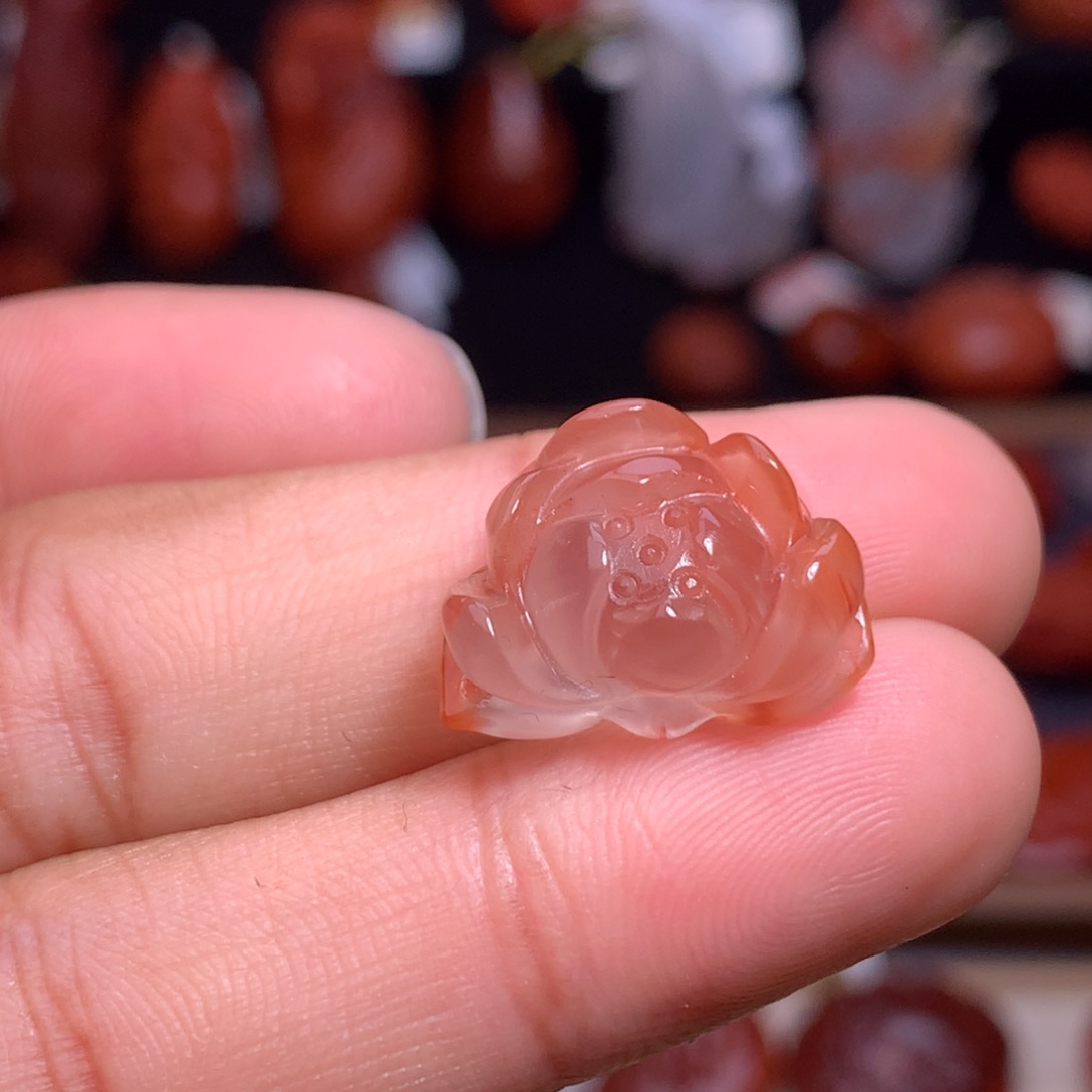 南红玛瑙未镶嵌珠宝半成品莲花