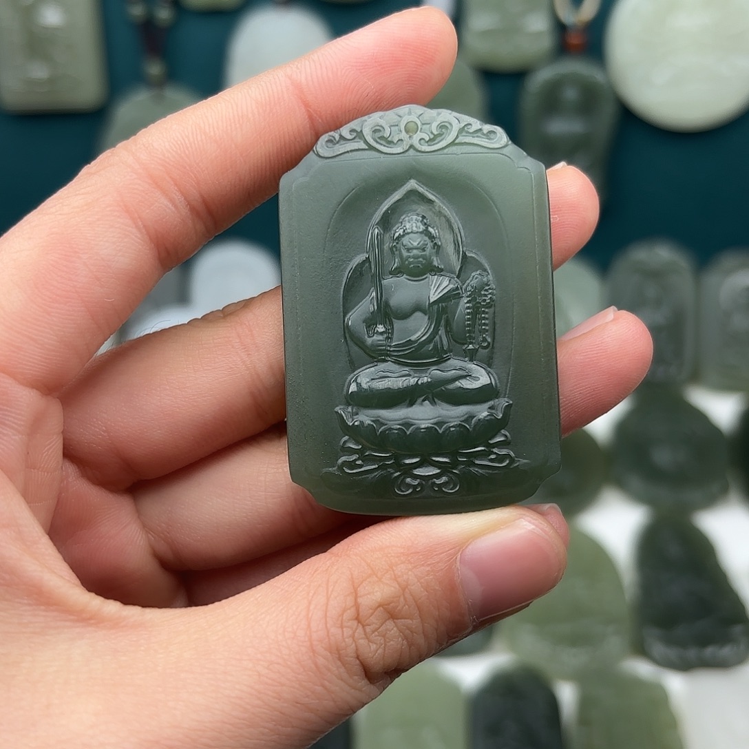 *****和田玉未镶嵌颈饰