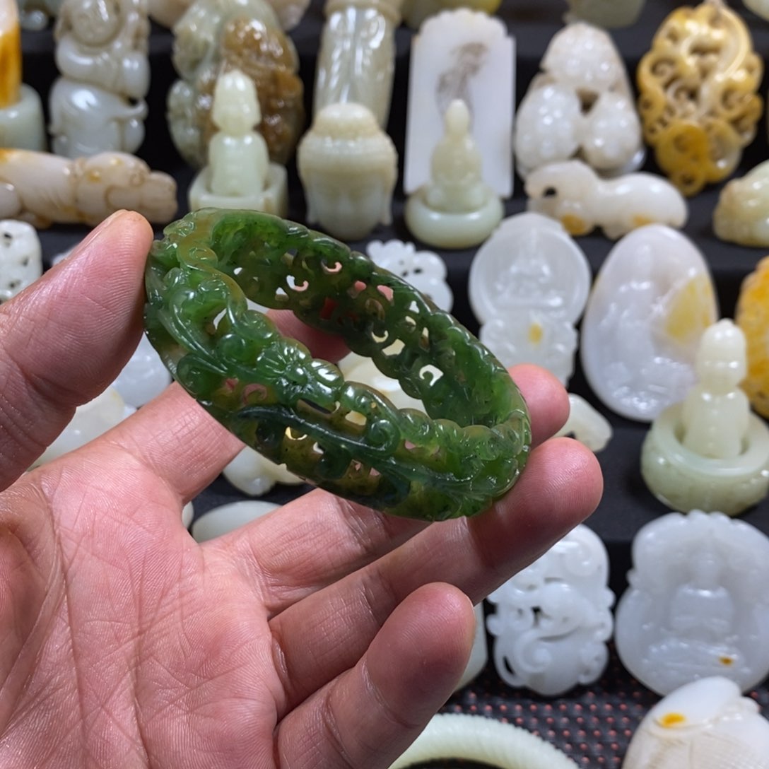 和田玉颈饰未镶嵌